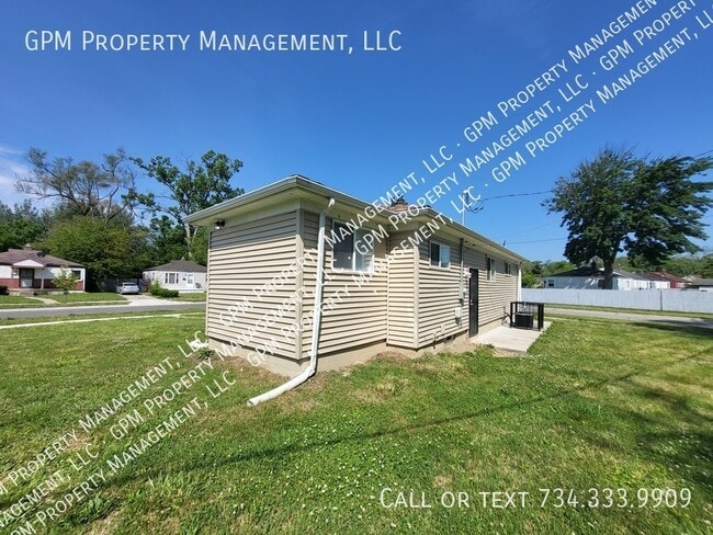 Building Photo - 1231 Northwood Dr