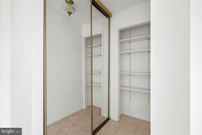 Foto del edificio - 307 Yoakum Pkwy