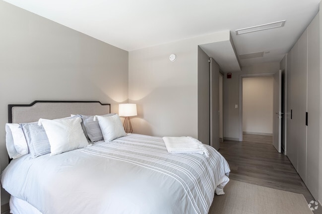 Interior Photo - Spectra Pearl 101