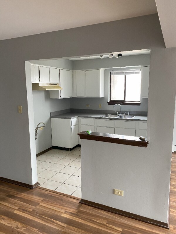 Building Photo - 236 S Yates Ave