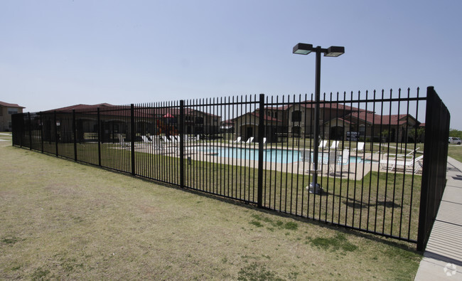 Piscina - Cimarron Springs Apartments