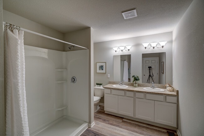 Building Photo - 605 McKay Way