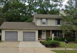 Building Photo - 11104 North Oakwood Drive