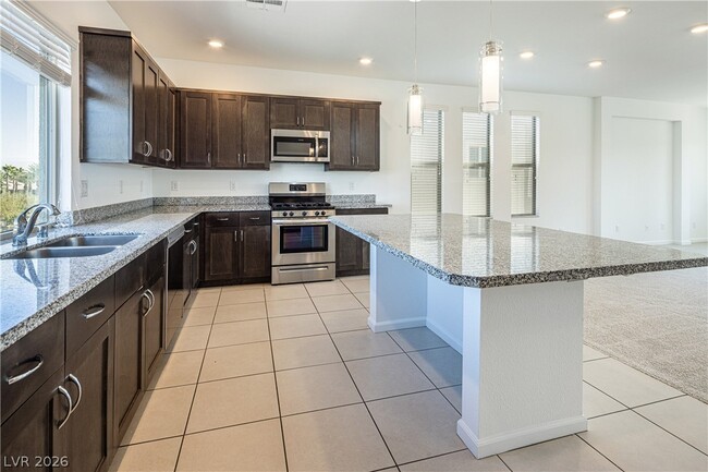 Building Photo - 8040 Carpenter Creek Ave