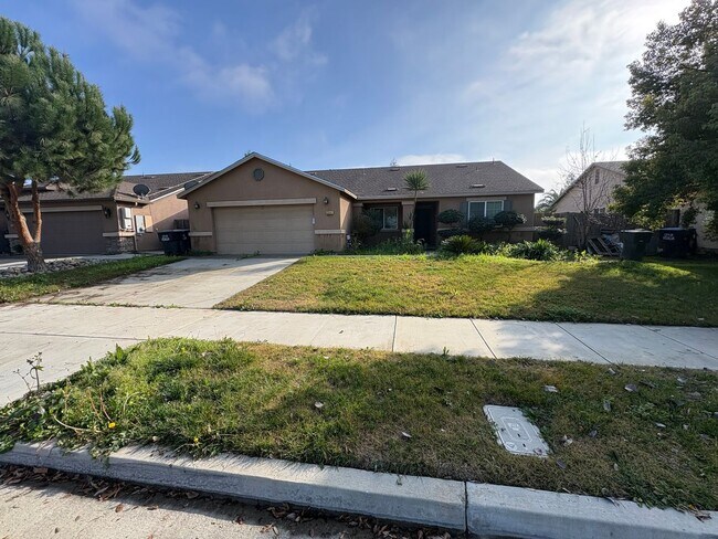 Foto del edificio - Gorgeous NW Visalia home Available Now!