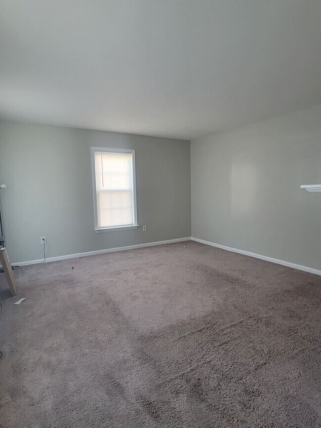 Building Photo - 4 br, 4.5 bath House - 2650 ROCK CREEK DRIVE