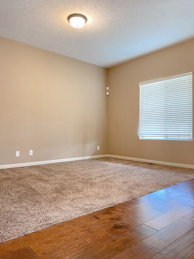 Foto del edificio - Beautiful & Nearly new SW Chalco area 4 bed Two Story