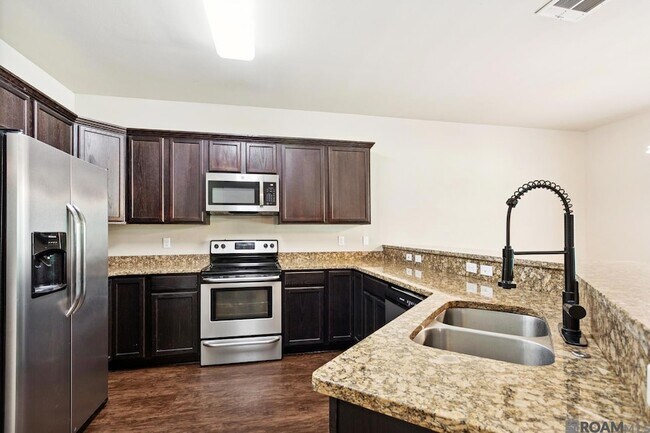 Building Photo - 21125 Beau Chateau Blvd