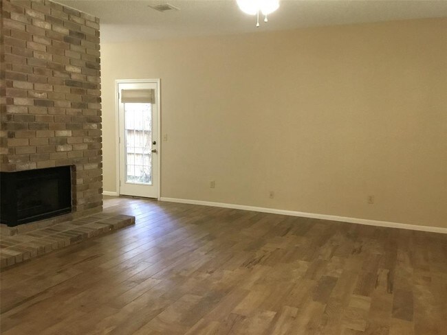 Foto del edificio - 9326 Wandsworth Dr