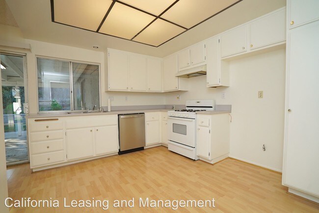 Building Photo - 3 br, 2 bath House - 25803 Olivas Park Road