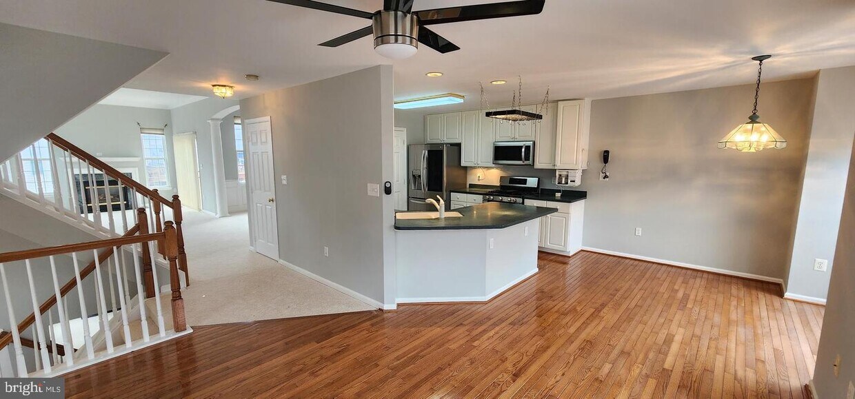 20605 Glenmere Square, Sterling, VA 20165 Townhome Rentals in