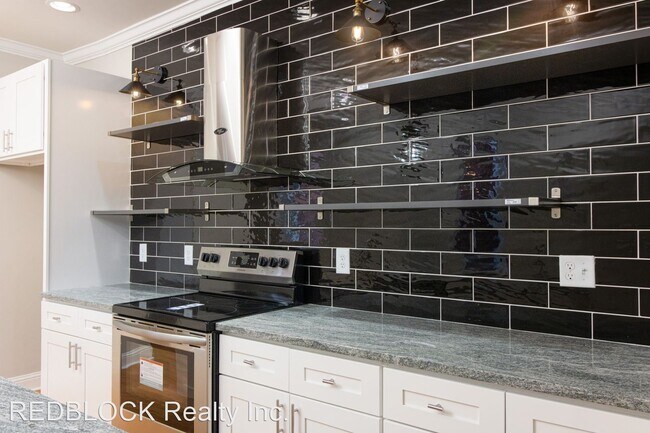 Building Photo - 4 br, 2 bath House - 733 S 57TH ST