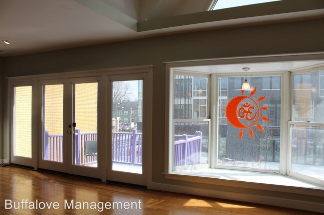 Foto del edificio - 912 Elmwood Ave