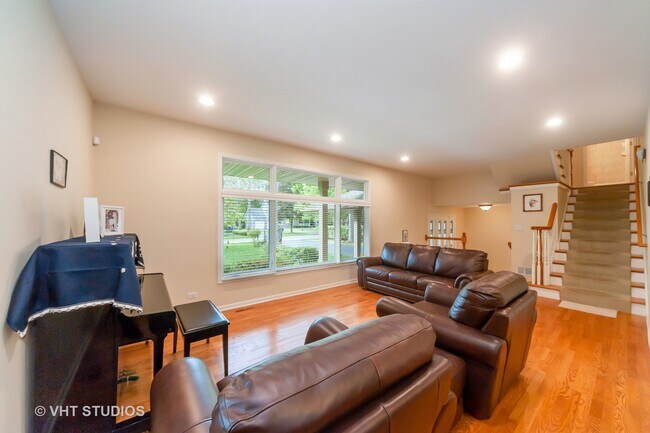 Building Photo - 50 Cedar Ln