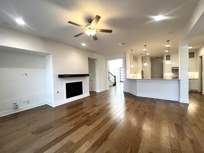 Foto del edificio - 4411 Logan Ridge Dr