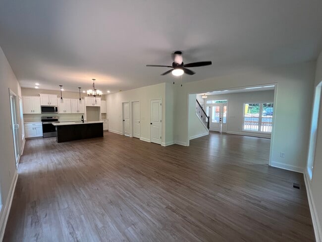 Building Photo - 124 Fern Cir