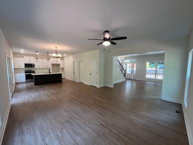 Foto del edificio - 124 Fern Cir