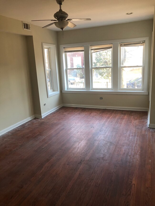Building Photo - 1050 N Springfield Ave