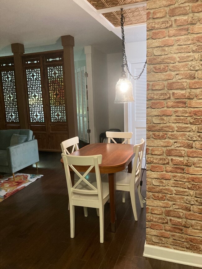 Foto del edificio - 109 N Main St