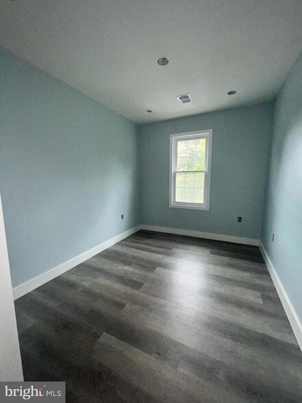 Building Photo - 25 W Gloucester Pike