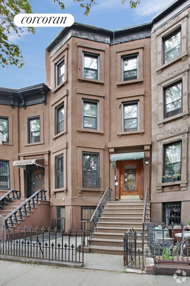 Building Photo - 653 Degraw St