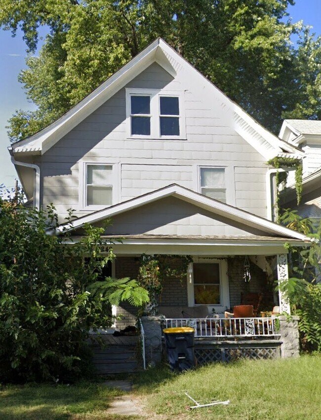 Building Photo - 5242 Lyon Ave