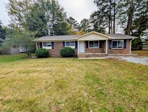 Building Photo - 310 Sunset St SW