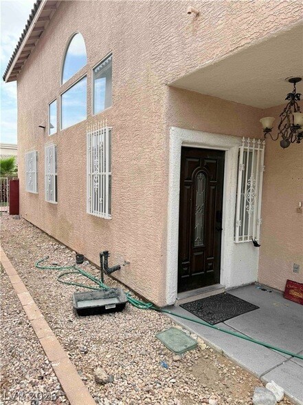 Building Photo - 3588 White Mountain St
