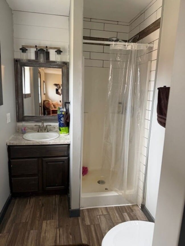 Building Photo - One Bedroom One Bath