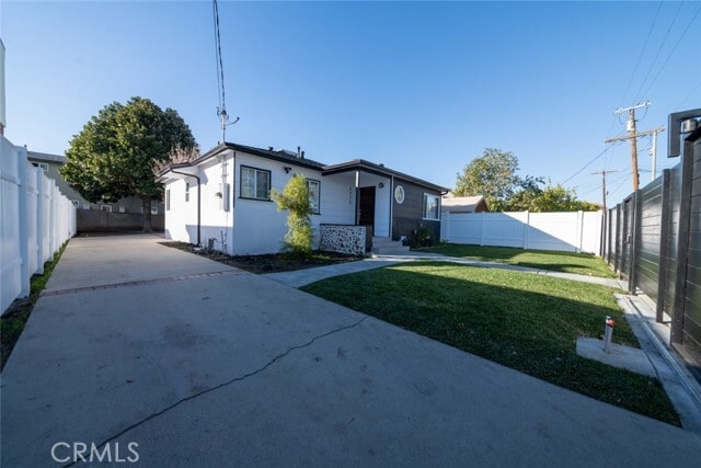 Building Photo - 6225 Noble Ave
