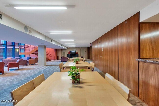 Building Photo - 4808 N 24th St