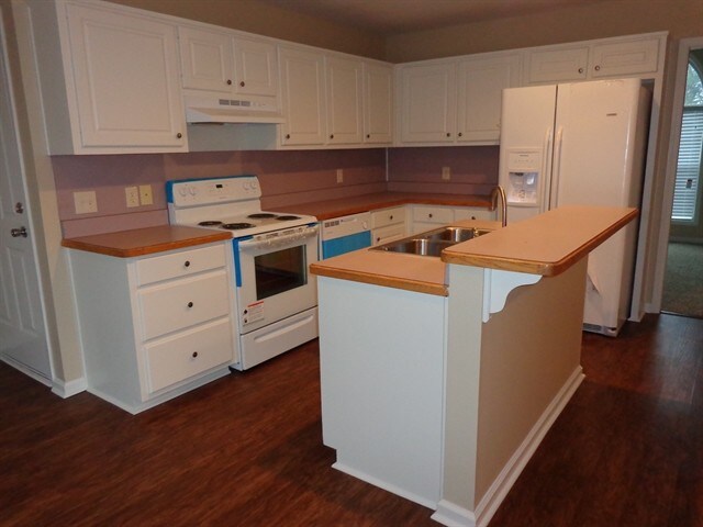 Building Photo - 412 Briarwood Road