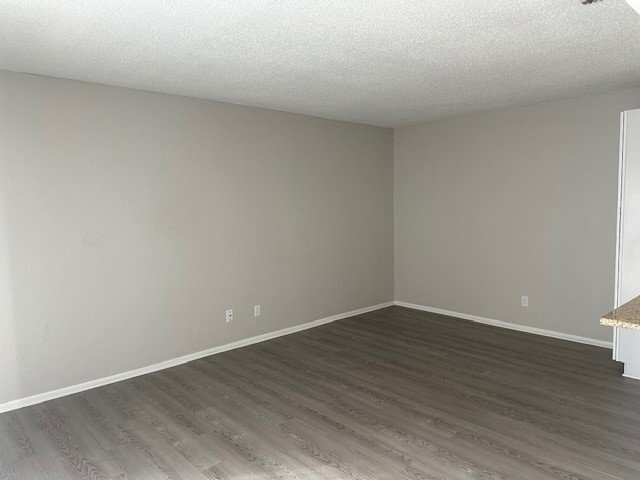 Building Photo - Sarasota Townhome For Rent