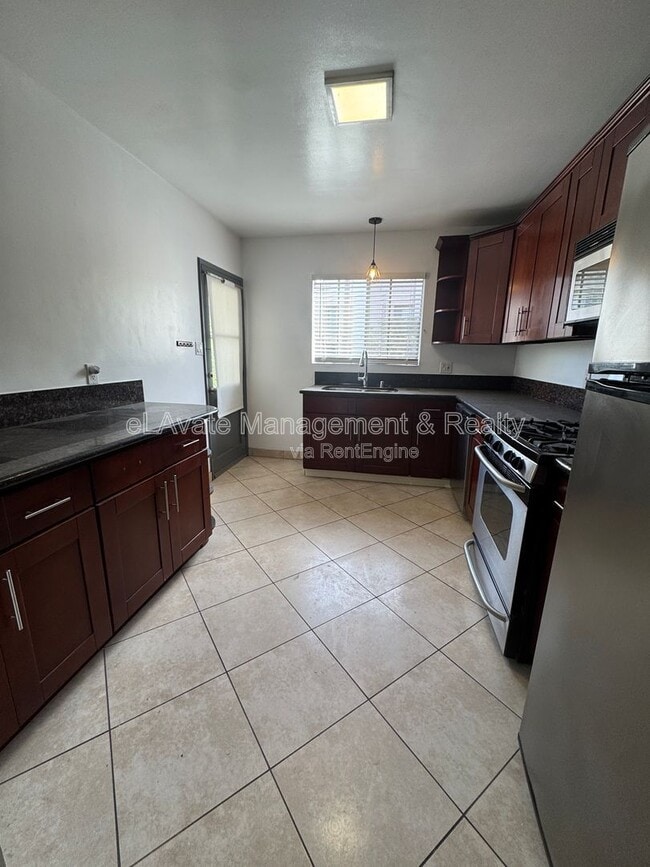 Foto del edificio - 12157 Chandler Blvd