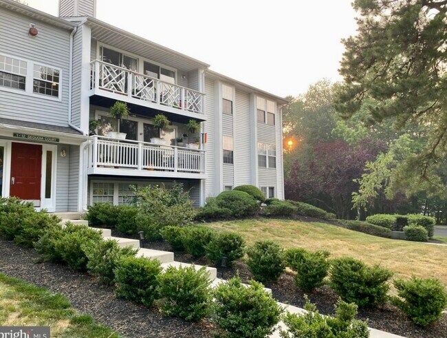 Building Photo - 6 Sequoia Ct