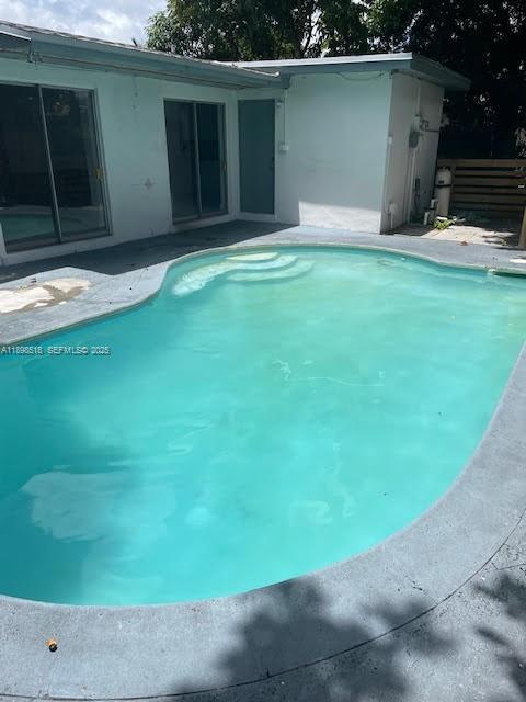 Foto del edificio - 4421 NW 33rd St