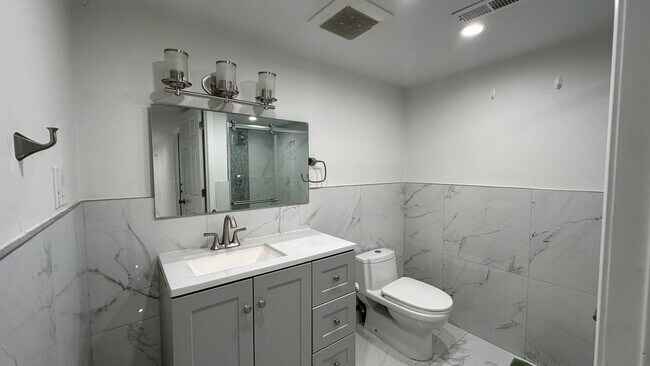 Foto del edificio - 6207 N Talman Ave
