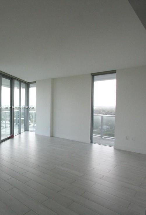 Foto del edificio - 2000 Metropica Wy