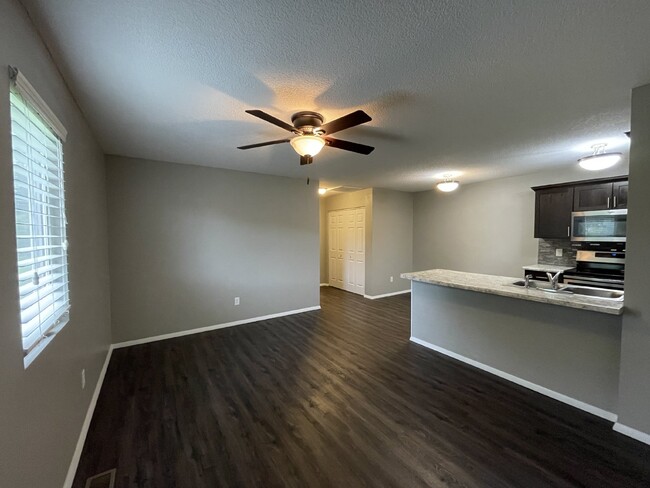 Building Photo - Large 2 bedroom unit with attached garage ...