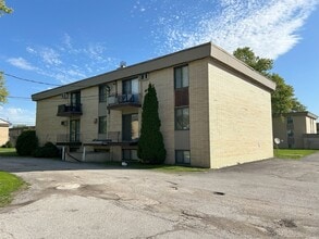 Building Photo - 15312 Maple Park Dr
