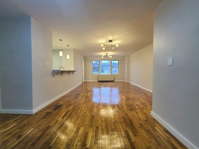 Building Photo - 750 N Broad St