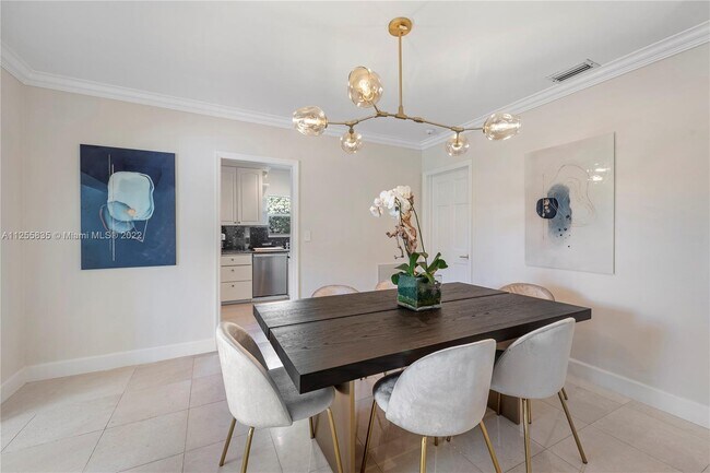 Foto del edificio - 5371 N Bay Rd