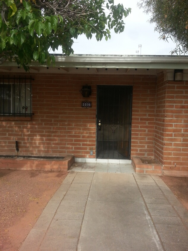 Primary Photo - 4 Plex - 2 Bedroom Unit for Rent