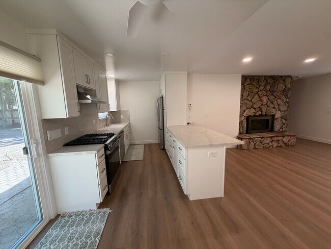 Building Photo - Charming Single Family Home - Completely Remodeled 2 Bed, 1.5 Bath with Garage