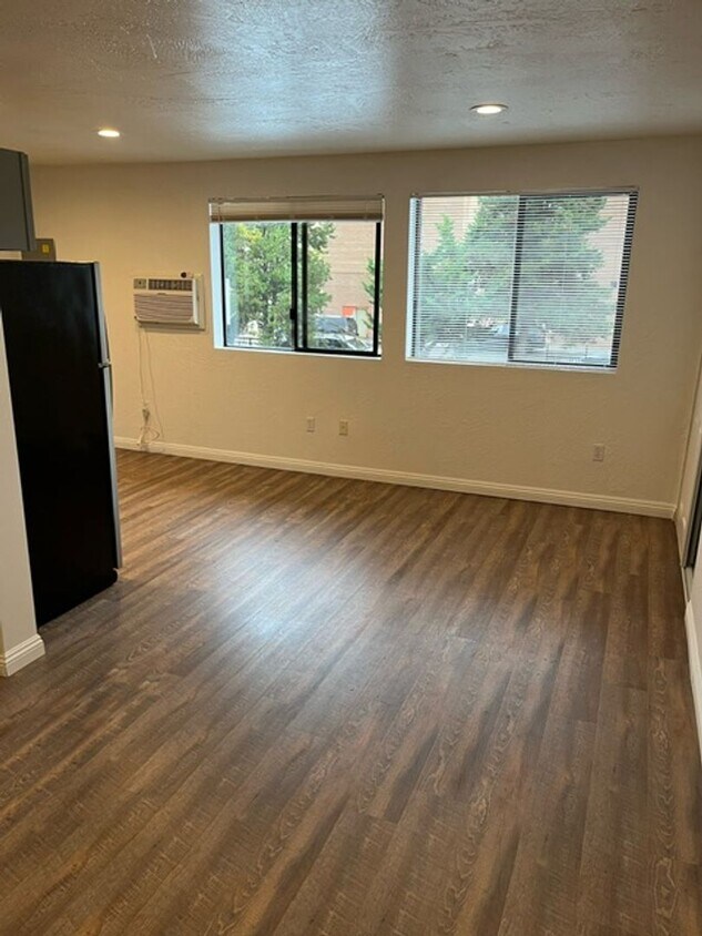 Foto del edificio - 201 S Tower Ave