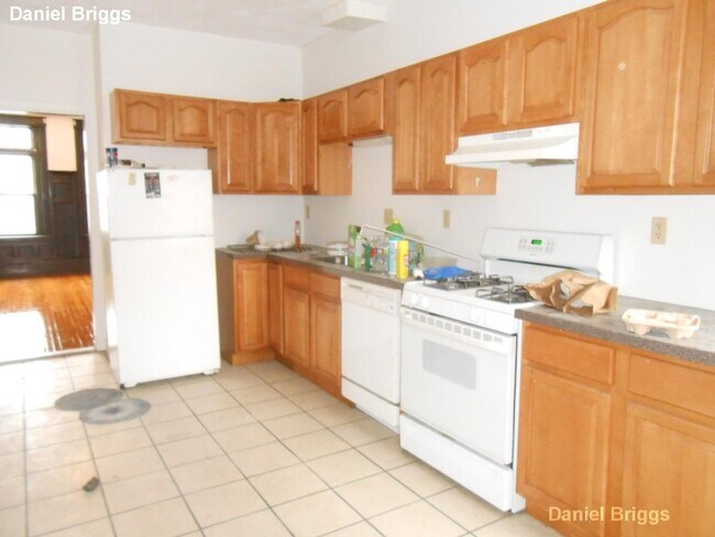 Building Photo - No Brokers Fee. Cleveland Circle Area of B...