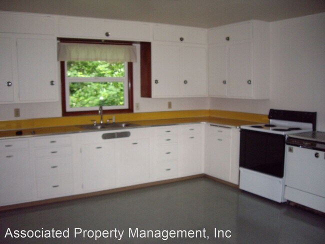 Building Photo - 2 br, 1 bath House - 1935 SE 47th Ave.