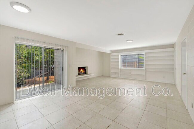 Foto del edificio - 8860 Fabienne Way