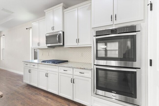 Building Photo - BEAUTIFUL Home for Rent in Estancia with T...