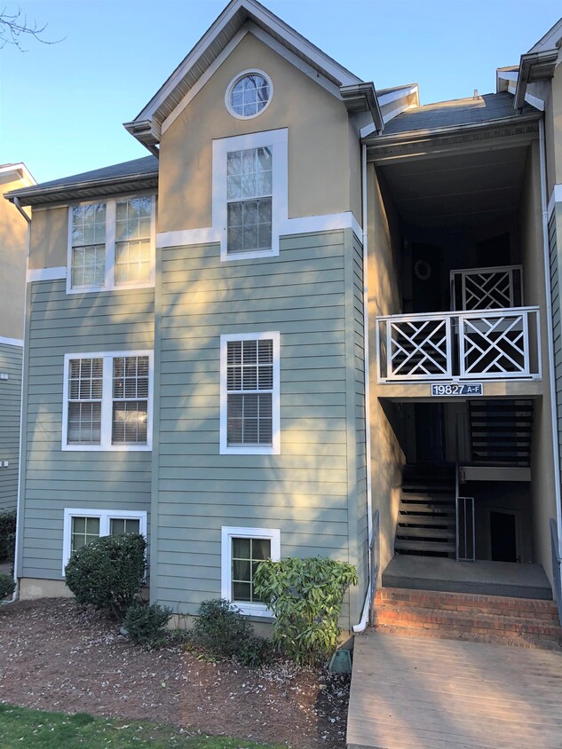 Primary Photo - 19827 Henderson Rd